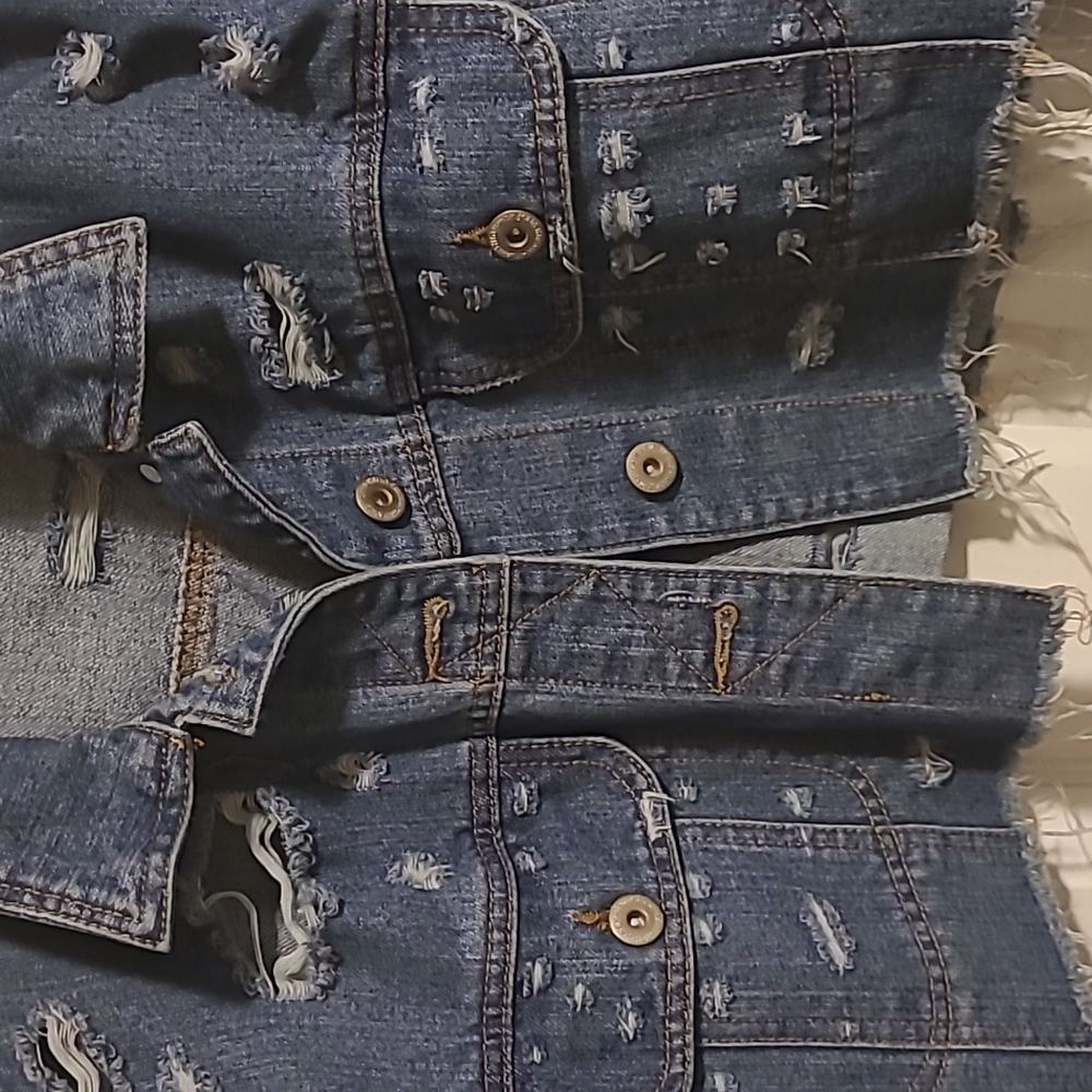 Jean jacket - Picture 2 of 3